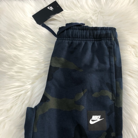 NWT 💙👶🏻NIKE JOGGERS  BOYS SIZE LARGE - Picture 8 of 8